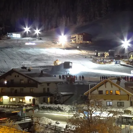 豪斯米特格瑞斯公寓 *