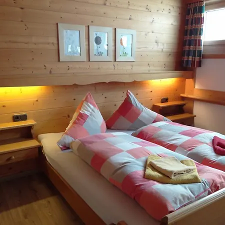 Haus Mittergries 아파트 턱스