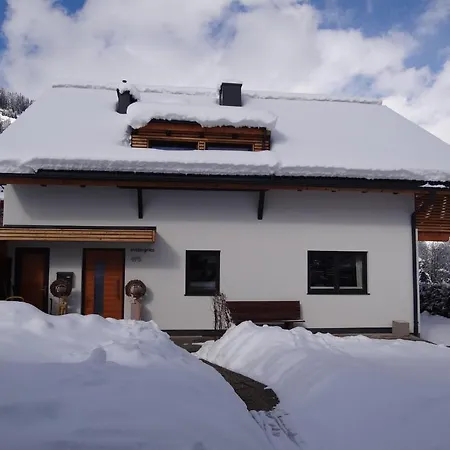 Haus Mittergries アパート